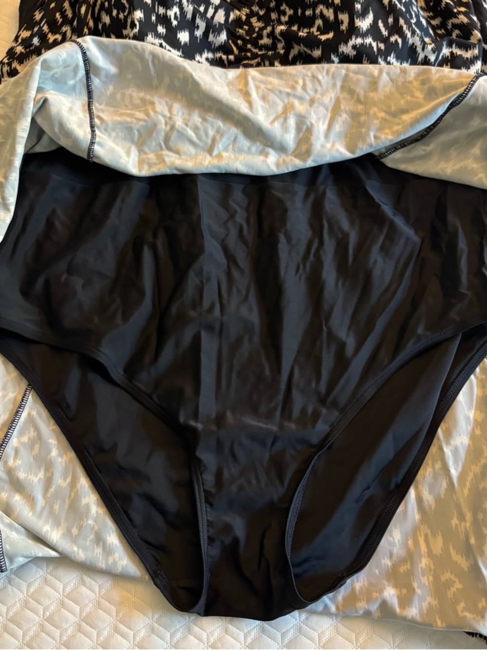 Avenue Black‎ and White Printed one Piece Swim Dress - Picture 5 of 11